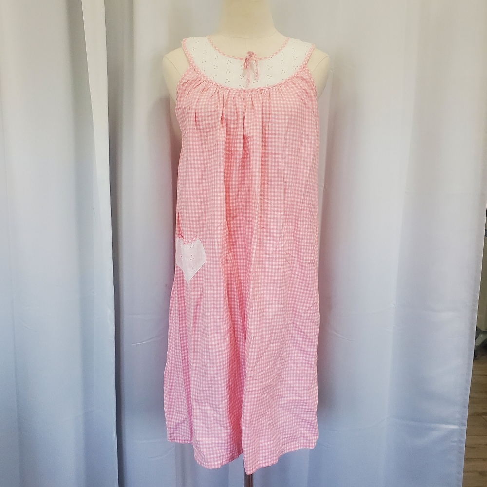 Vintage pink checkered lace dress